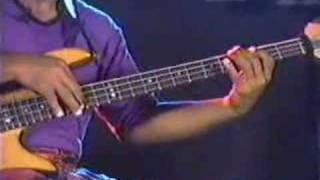 Victor Wooten  Bass Tapping Lesson [upl. by Lulu]