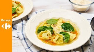 Italiaanse maaltijdsoep met tortellini en erwtjes [upl. by Enialb]