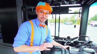 Blippi explora un autobús  Blippi Españo  Aprende Colores y Objetos [upl. by Drawets867]