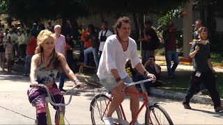 La bicicleta Shakira y Carlos Vives detrás de cámaras [upl. by Erminna689]