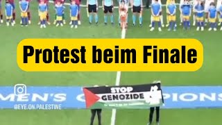 Champions Leag Finale olympique Lyon gegen Barcelona Proteste gazastreifen [upl. by Sidhu]