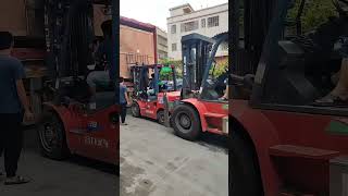 Guangdong HeadPower AirConditioning CoLtd container loading super big forklifts [upl. by Tallbot]