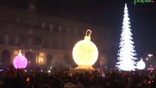 Napoli  Cenone a casa e Capodanno in piazza 311214 [upl. by Colton242]