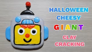 GIANT Noodle amp Pals Halloween Cheesy clay cracking 거대 국수와 친구들 할로윈 치즈 점토 부수기 [upl. by Kei]