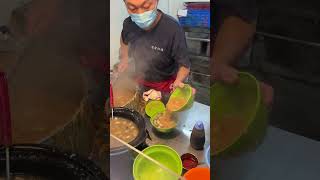 隱身市場的超人氣麵線店「榮宗麵線」，手起刀落真的太強大 Rong Zong noodles [upl. by Ayatnwahs]