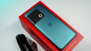 Unboxing OnePlus 10 Pro in Emerald Forest  HASSELBLAD amp Snapdragon  AMOLED [upl. by Pudens]