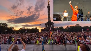 quotWir sind eine Menschheitsfamiliequot  Dadas Botschaft an hundertausende Demonstranten  Berlin 298 [upl. by Eivla]