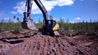 Volvo ec250dl Gräver skogsväg [upl. by Naejarual]