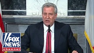 De Blasio holds coronavirus briefing amid tensions with Cuomo [upl. by Yttocs]