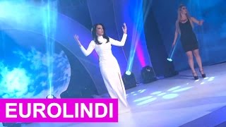 Saranda Krasniqi  Nusja Bukuroshe Official Video HD Gezuar 2017 [upl. by Rollo]