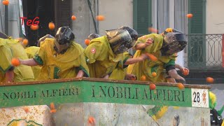 Battaglia arance piazza Ottinetti  11 febbraio  Carnevale Ivrea 2024 [upl. by Coleen150]