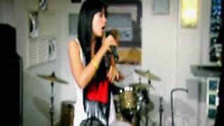 Lily Allen The Fear live on Sound [upl. by Rohn]