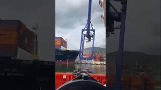 शिप की टक्कर किउ होती है  Pneumatic Fender ships [upl. by Elleinnod]