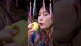 Cool The Heroine Uses Chinese Kung Fu To Cut An Apple movie kungfututorial food kungfufight [upl. by Levine53]