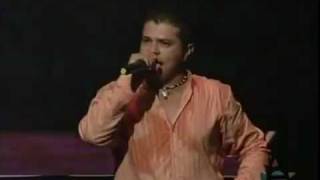 Lucio Vasquez  La Arrolladora Banda El Limón Sold Out Desde Los Angeles [upl. by Dragoon94]