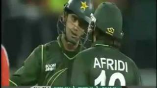 Hammad Azam Huge Six to Ravi Bopara  2nd T20 abdul razzaq  Pak Vs Eng 2012 amazing [upl. by Aneg]