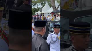 Dua Mempelai Pengantin Diraja Brunei Darussalam Menyapa Rakyat [upl. by Lananna428]