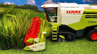 Stunning Fully functional RC combine harvester Claas Lexion [upl. by Furiya]