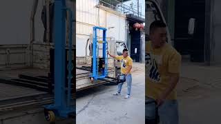 Mt499882forklift small electric forklift loading and unloading tool electric forklift [upl. by Orpah]