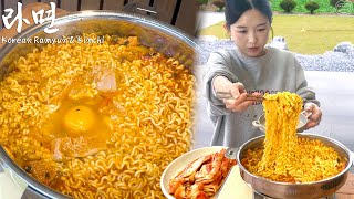 Real Mukbang Outdoor ramen is the BEST ☆ Koreanstyle Ramen Kimchi [upl. by Alena]