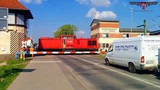 DDRBahnübergang in Wismar  WSSBAnlage mit V 100 Ost [upl. by Llecrad]