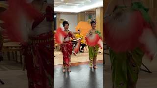 🇹🇭TRADITIONAL THAI DANCE shortsviral [upl. by Stanleigh154]