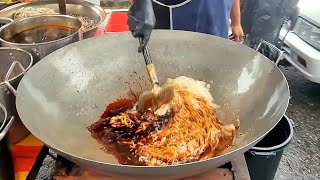 Amazing Huge Wok Fried Kuey Teow [upl. by Calista483]