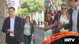 PEDRO SANCHEZ SE LIMPIA LA MANO TRAS SALUDAR A UN NIÑO NEGRO [upl. by Ahouh]