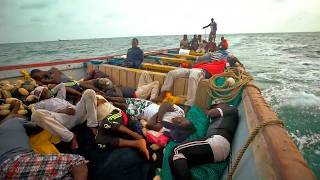 La pêche à la sardine au Sénégal  une entreprise périlleuse [upl. by Eamanna]