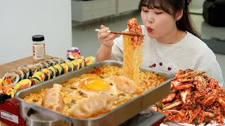 진라면에 만두 계란 토핑 추가하고 갓 만든 겉절이와 먹방 사이드는 제육볶음 김밥 키토김밥 Jin Ramen MUKBANG [upl. by Nnylekoorb]