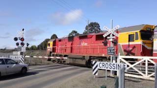 vline n class at crossing in kyneton [upl. by Atlee293]