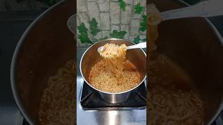 Spyci maggi noodles shorts cooking ytvairal [upl. by Friedberg]