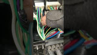 2015 Nissan pathfinder no battery light no charging bad alternator replace and test [upl. by Aneertak960]