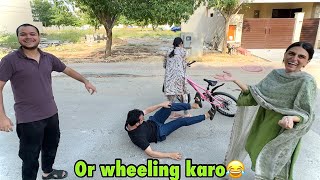 Fariha ki cycle pe wheeling karraha tha😂  cycle ke peeche larai😧 [upl. by Gnuhn]