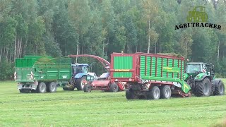 Loader wagon VS Trailed Forager  Strautmann VS Palesse [upl. by Tirrag]