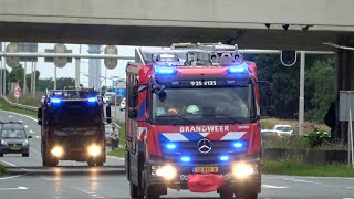 PRIMEUR GRIP1  Brandweer uit de Noordoostpolder met spoed naar zeer grote brand in Zeewolde 4K [upl. by Dnomder]