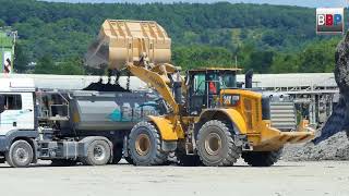 HUGE CATERPILLAR 972M Loader  Radlader Materialumschlagplatz Albvorlandtunnel 30052018 [upl. by Aerdnaed]