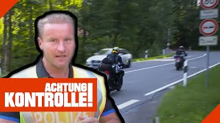 quotDa gilt eine Mitführpflichtquot  Motorradkontrolle Kesselberg 22  Achtung Kontrolle  Kabel Eins [upl. by Eiramaneet]