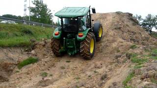 Curso de seguridad y manejo del Tractor agrícolasubida con fuerte pendiente1 [upl. by Jesse]