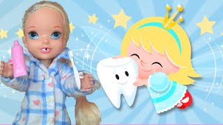 Elsa and Anna Toddlers Dentist  Tooth Fairy First Wiggly Tooth Dolls  Ep 63  Toys In Action [upl. by Laveen984]