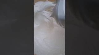 creme de claras de ovos com açúcar sorts [upl. by Nelie]