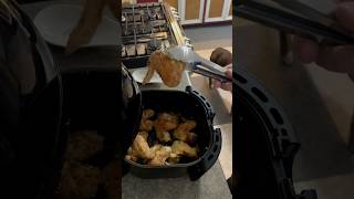 Air fryer chicken wings for a quick and easy dinner cooking cookingvideo airfryer quickrecipe [upl. by Vargas]