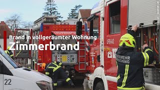 Schwieriger Löscheinsatz bei Brand in einer vollgeräumten Mehrparteienhauswohnung in Hörsching [upl. by Gianni]