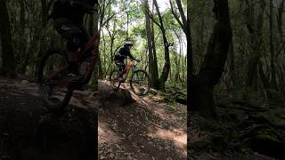 Rafaelo y Fabián saliendo de costalitos goprohero12 commencalbikes mtb cdmx drop enduro [upl. by Perusse]