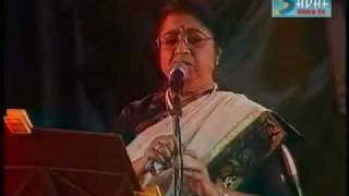 LATA LIVE IN CONCERTUSHA MANGESHKERwmv [upl. by Notserk]