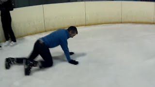 Caidas patinando sobre hielo por primera vez Club Deportivo Squash Elche [upl. by Ahsirtal330]