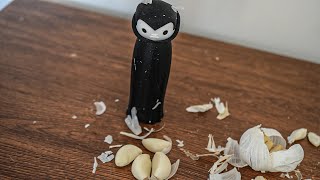 This is the easiest way to peel garlic [upl. by Sew144]