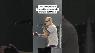 Lazza sul palco di Sfera Ebbasta con la maglia del Milan [upl. by Arraes]