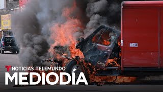 Disputa de Los Chapitos y Los Mayos sigue cubriendo de violencia a Culiacán  Noticias Telemundo [upl. by Rodolfo534]