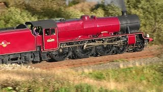 45699 Galatea squashes the banks flat 4th Oct 2014 [upl. by Mickie]